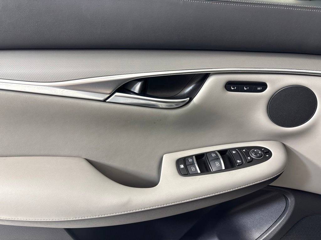 Used 2023 INFINITI QX50 Luxe FWD image 17