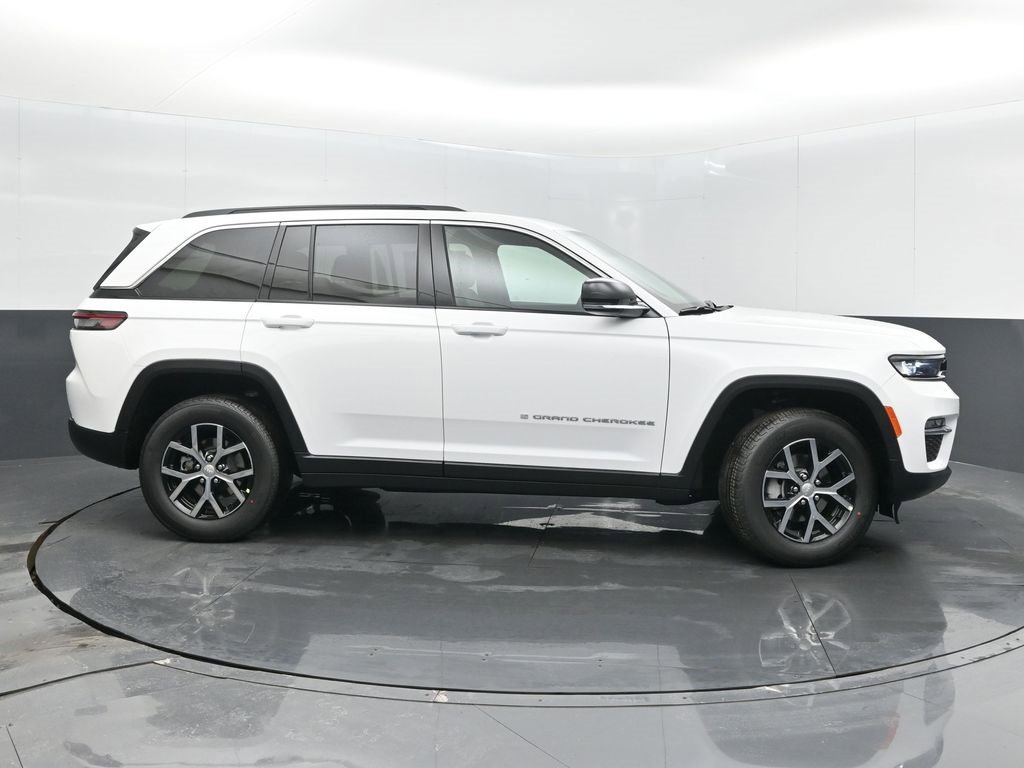 New 2025 Jeep Grand Cherokee Limited w/ Trailer Tow Package image 8