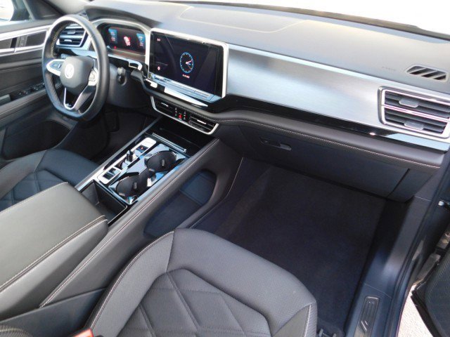 Used 2025 Volkswagen Atlas Cross Sport SE image 20