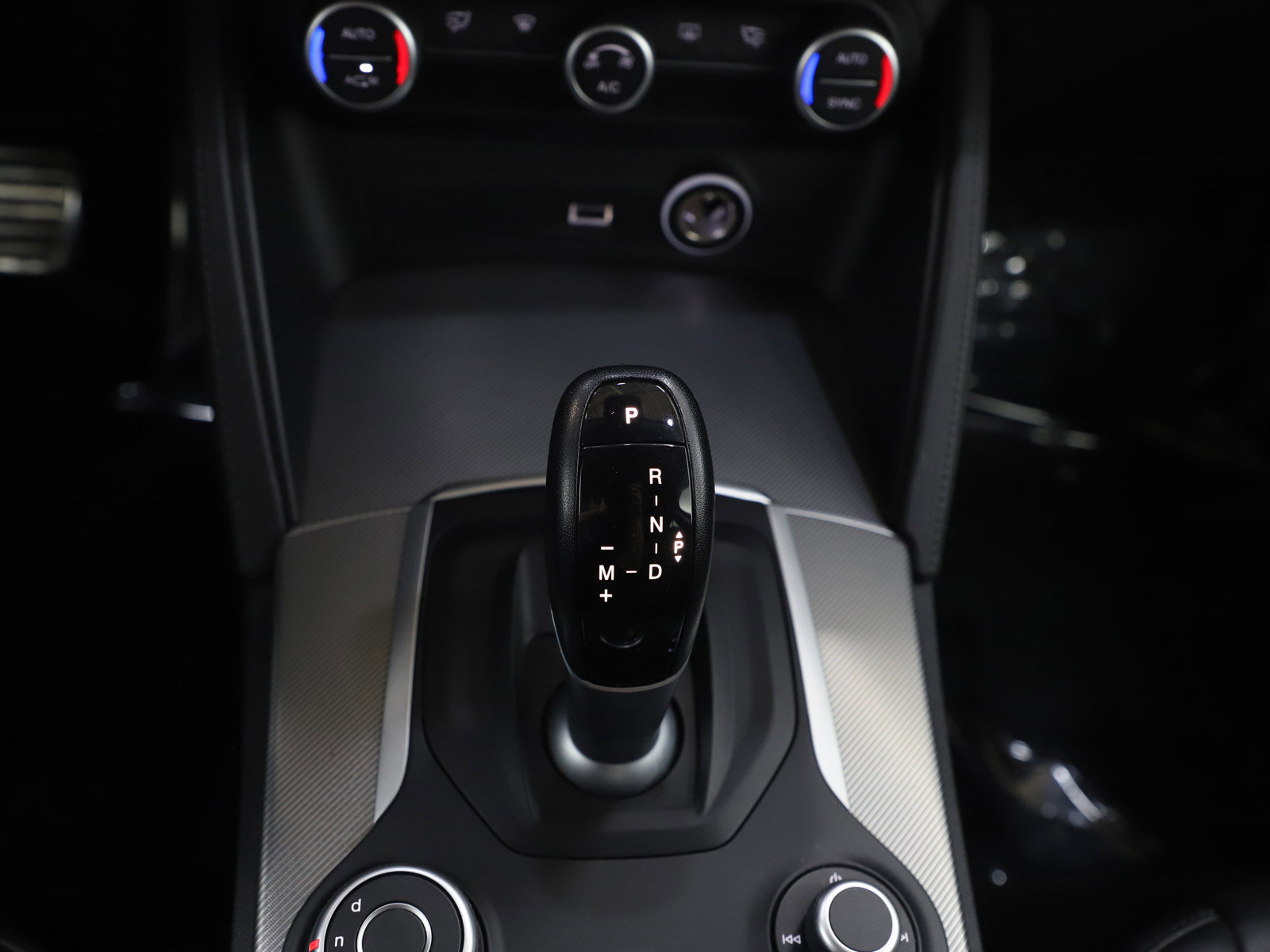 Used 2018 Alfa Romeo Stelvio Sport w/ Quick Order Package 22J Sport image 24