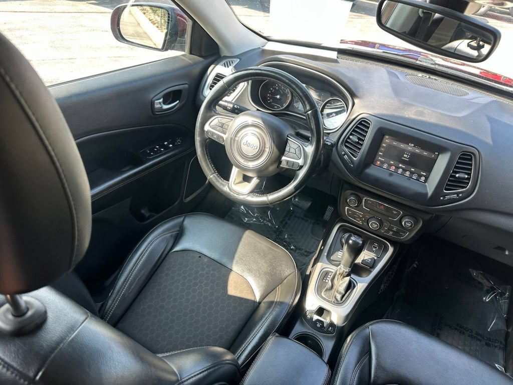 Used 2020 Jeep Compass Latitude w/ Cold Weather Group AWD/4WD image 27
