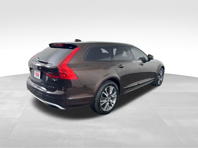 Used 2017 Volvo V90 T6 Cross Country image 7