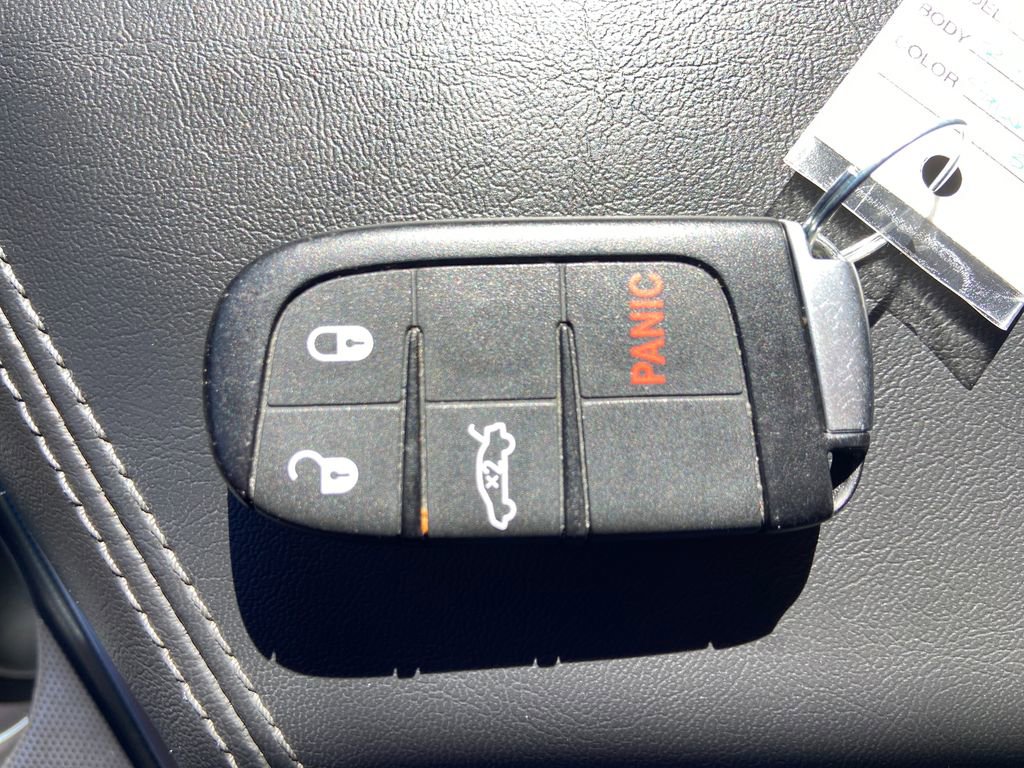 Used 2015 Dodge Challenger R/T Plus image 33