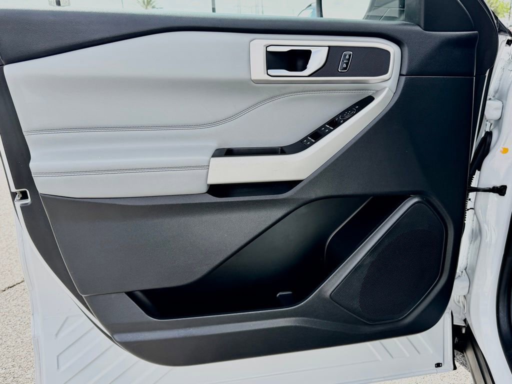 Used 2021 Ford Explorer XLT w/ Equipment Group 202A image 17