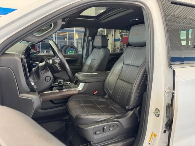 Used 2022 Chevrolet Silverado 1500 High Country w/ High Country Premium Package AWD/4WD image 26