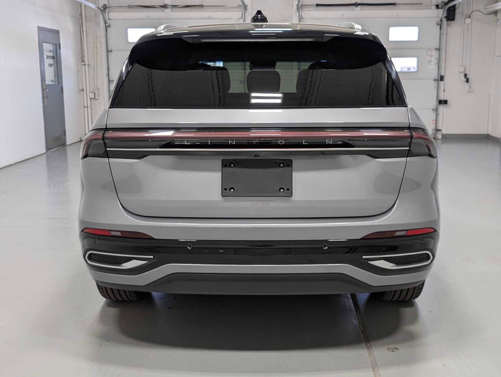 Certified 2024 Lincoln Nautilus Reserve w/ Equipment Group 202A AWD/4WD image 9