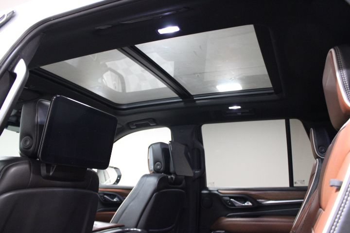 Used 2024 GMC Yukon Denali Ultimate AWD/4WD image 3