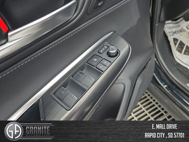 Used 2021 Toyota Venza XLE w/ Softex Package image 11