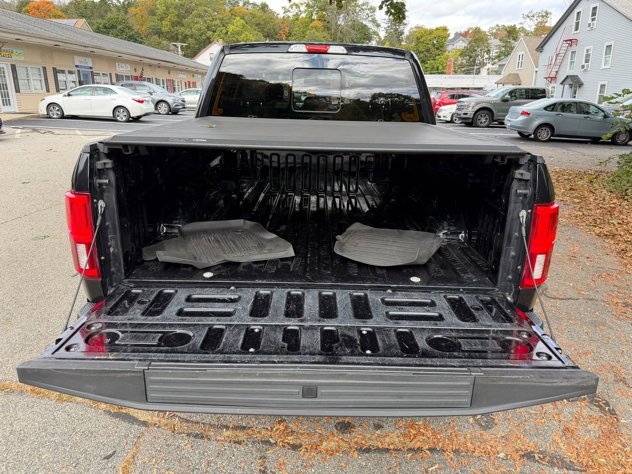 Used 2019 Ford F150 Lariat image 14
