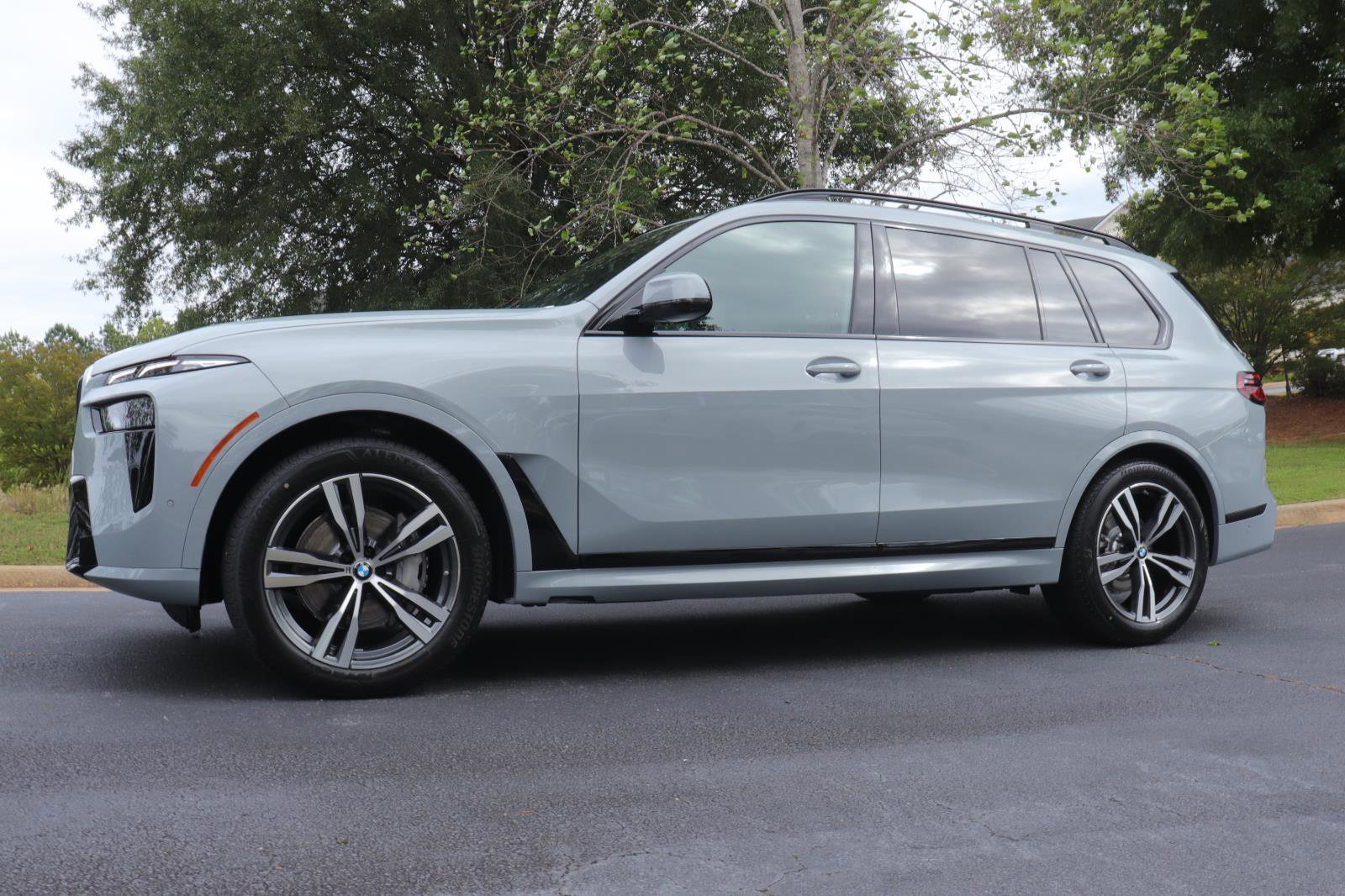 New 2026 BMW X7 xDrive40i w/ M Sport Package