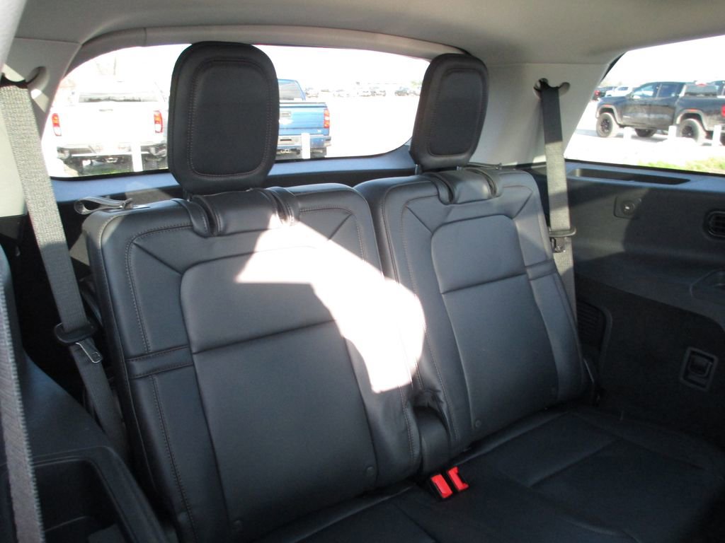 Used 2025 Lincoln Aviator Reserve w/ Jet Appearance Package image 26
