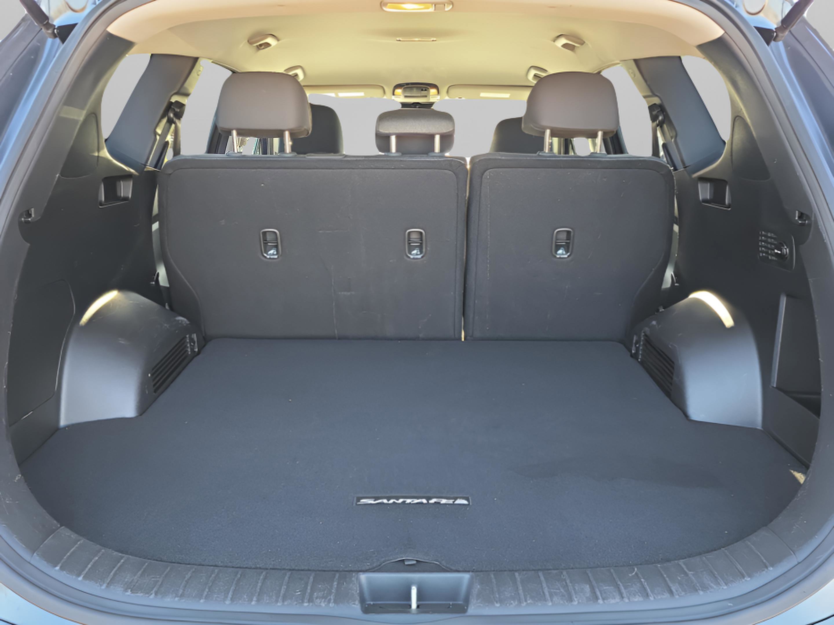 Used 2021 Hyundai Santa Fe SE image 8