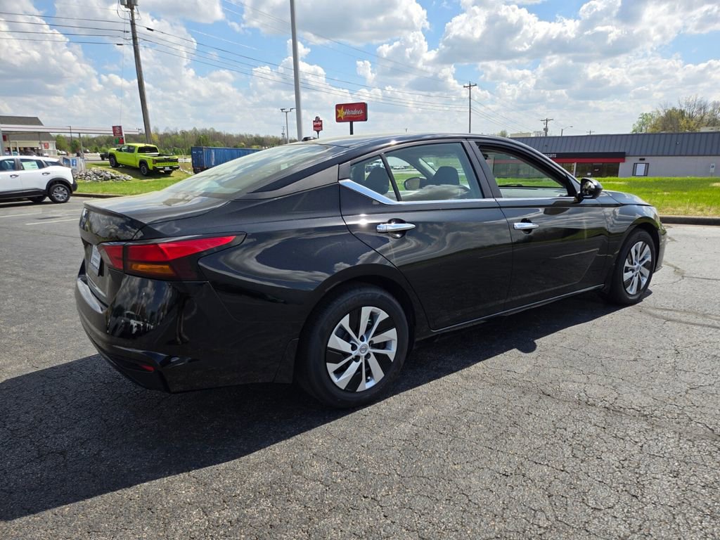 Certified 2025 Nissan Altima 2.5 S FWD image 5