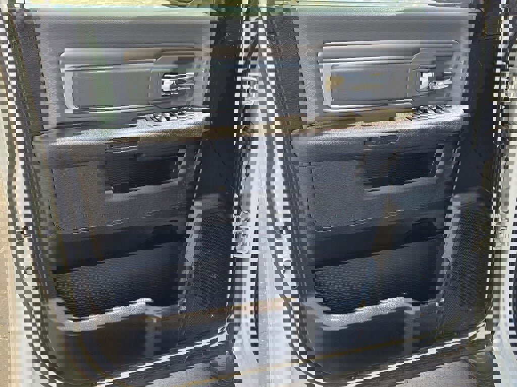 Used 2024 RAM 1500 Classic SLT image 19