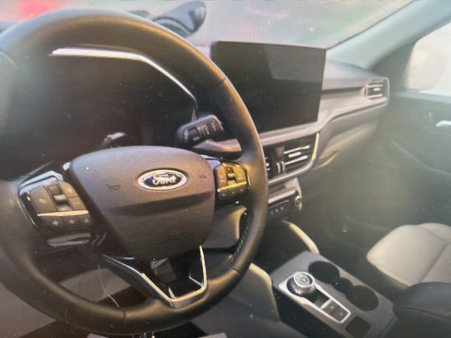Used 2025 Ford Escape Platinum image 8