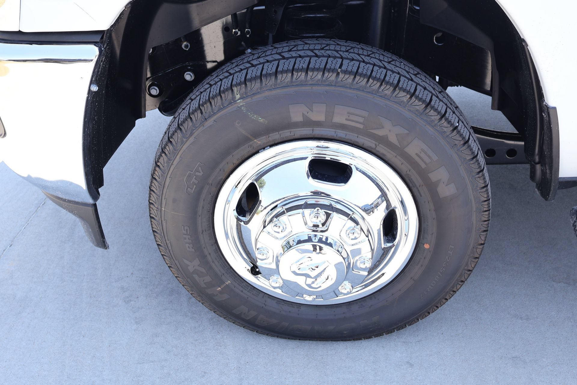 New 2026 RAM 3500 Tradesman AWD/4WD image 17