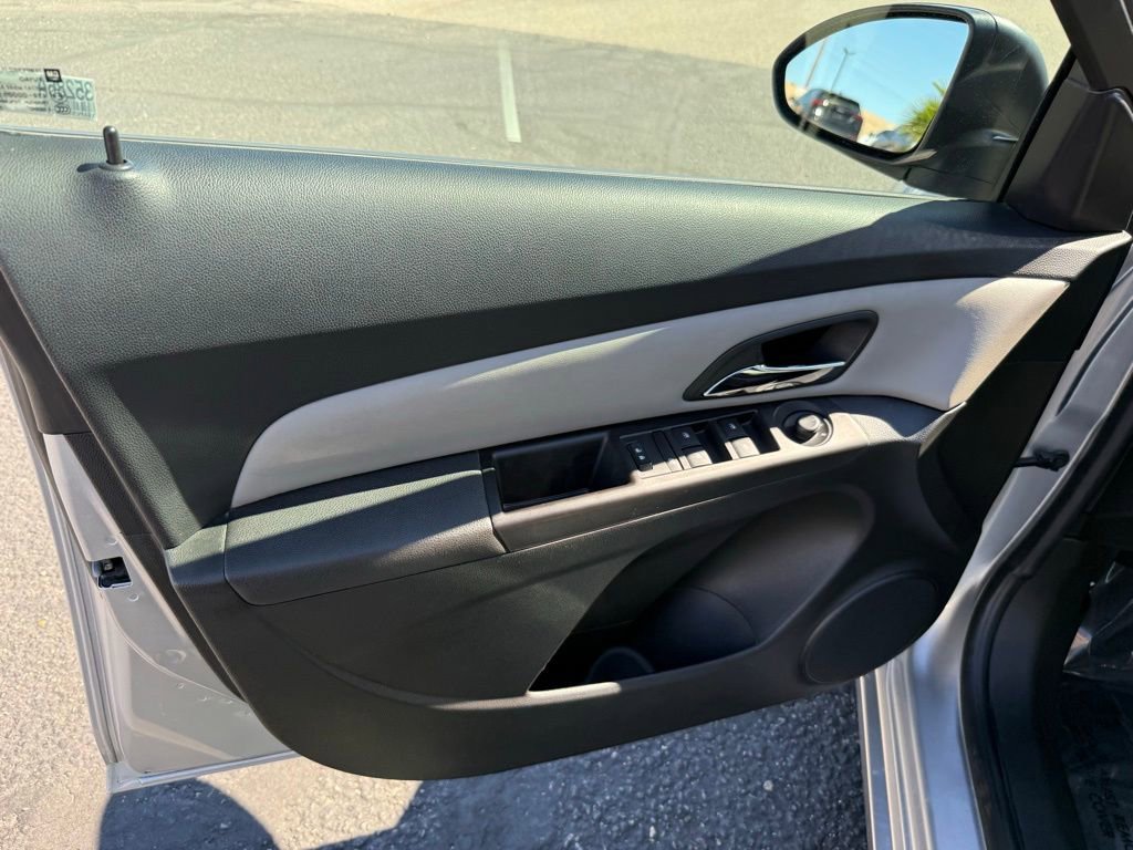 Used 2016 Chevrolet Cruze LS image 15