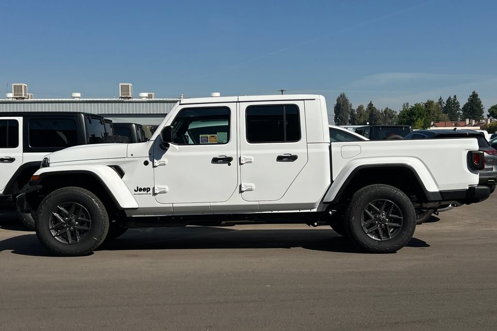 New 2026 Jeep Gladiator Sport AWD/4WD image 7