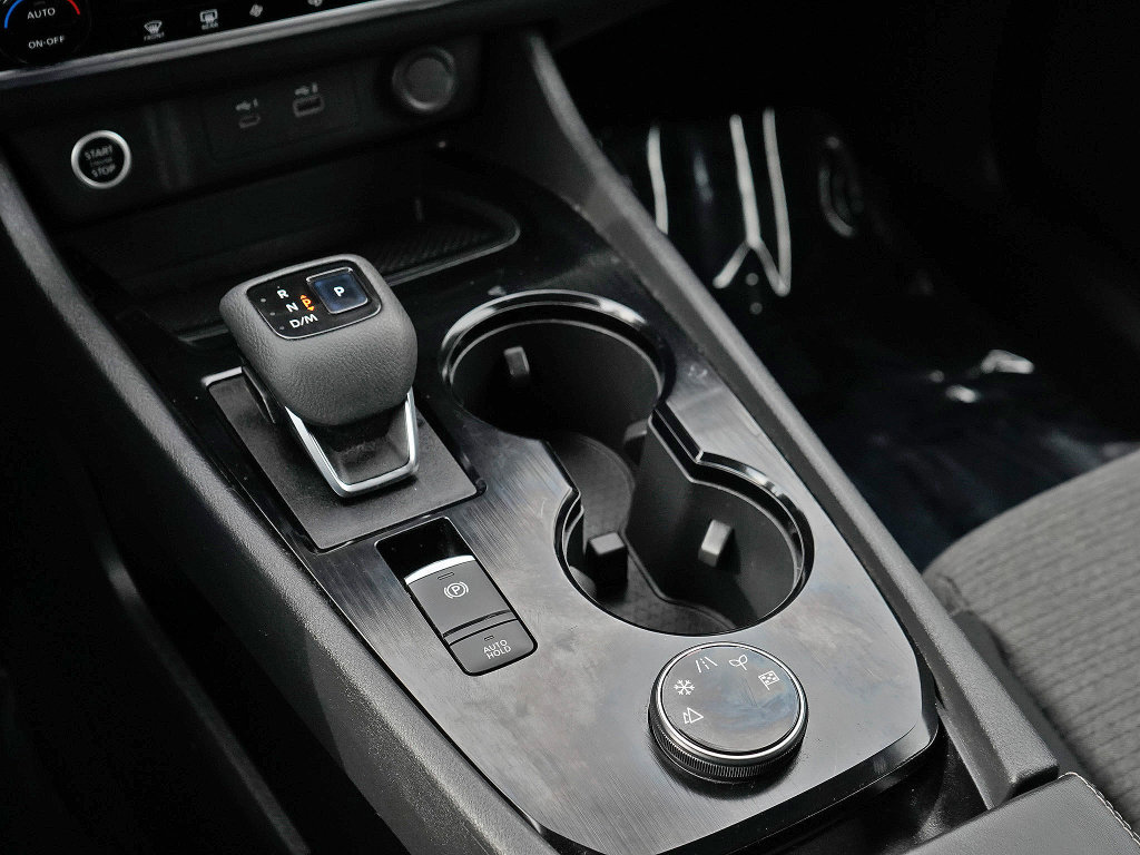 Used 2021 Nissan Rogue SV image 18