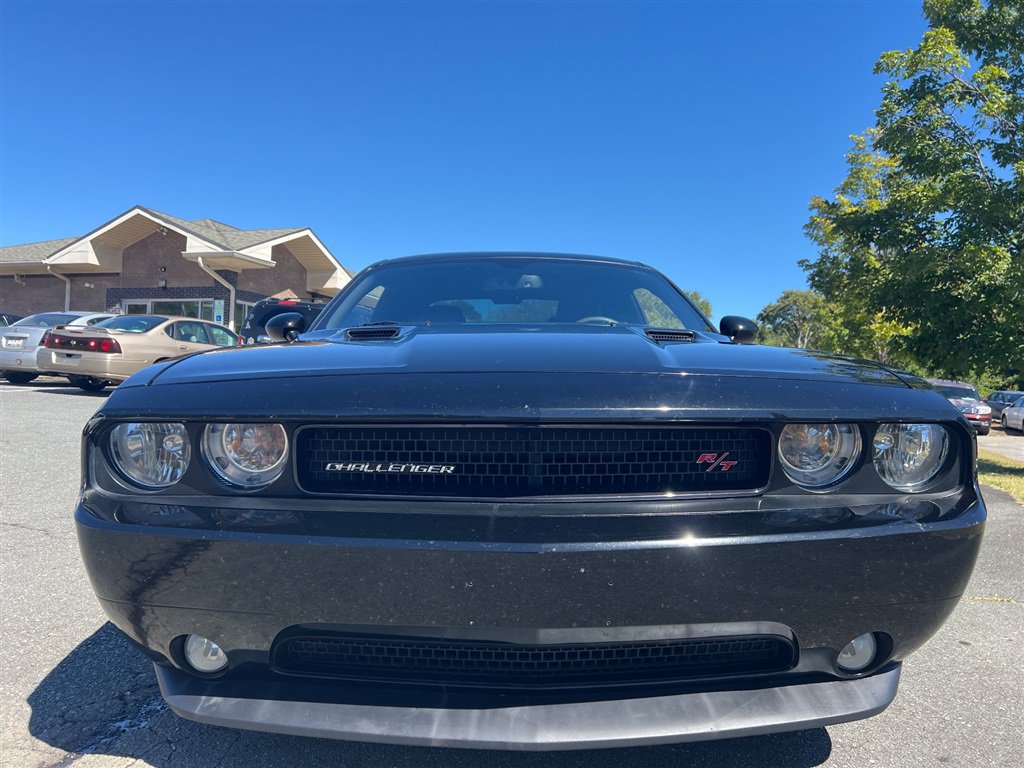 Used 2014 Dodge Challenger R/T Plus RWD image 3