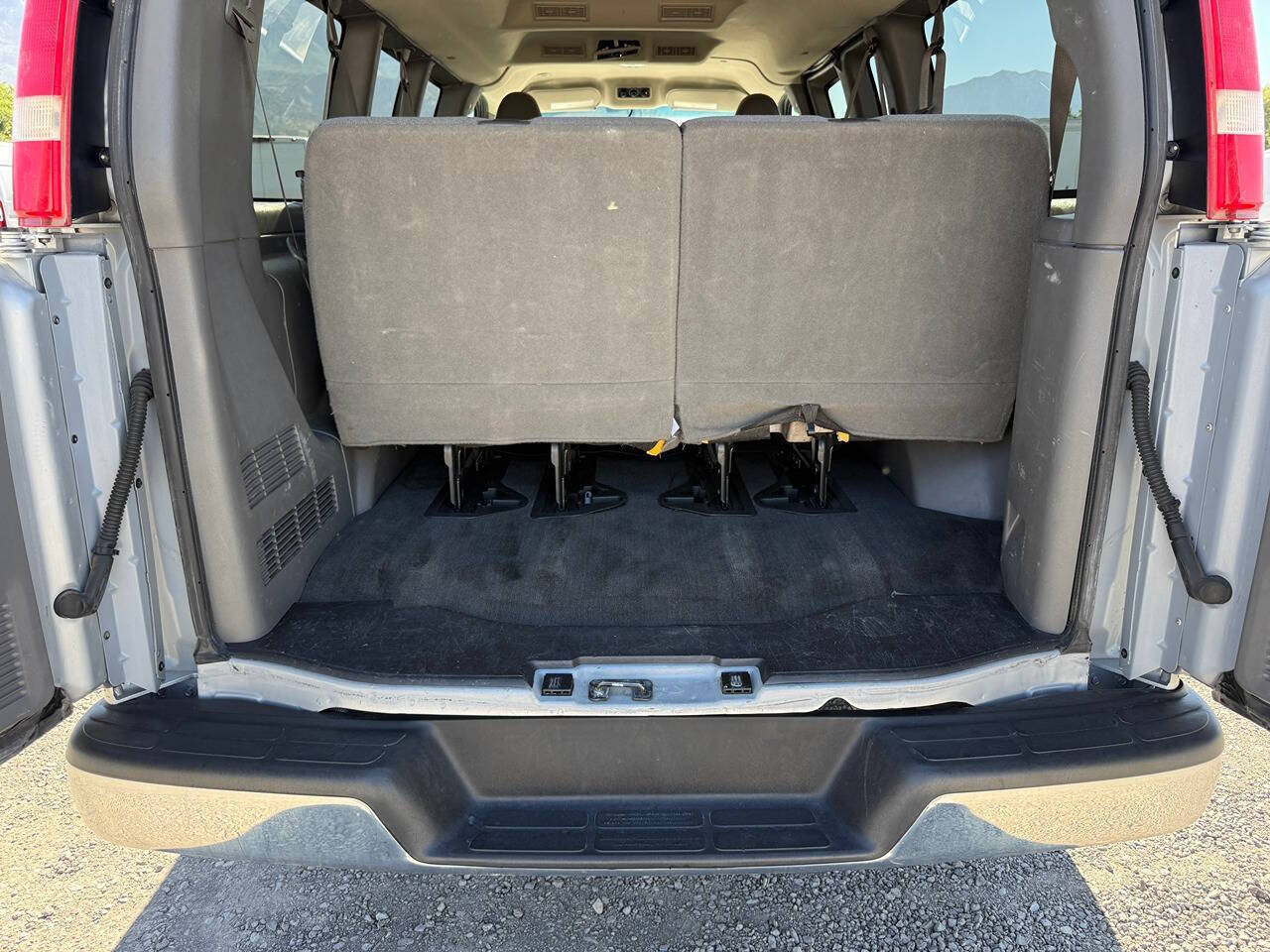 Used 2016 GMC Savana 3500 LT w/ LT Preferred Equipment Group RWD image 24