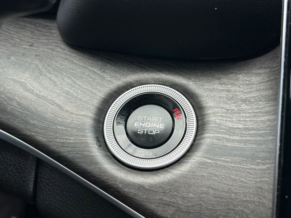 Used 2025 Jeep Grand Cherokee L Limited w/ Luxury Tech Group II image 73