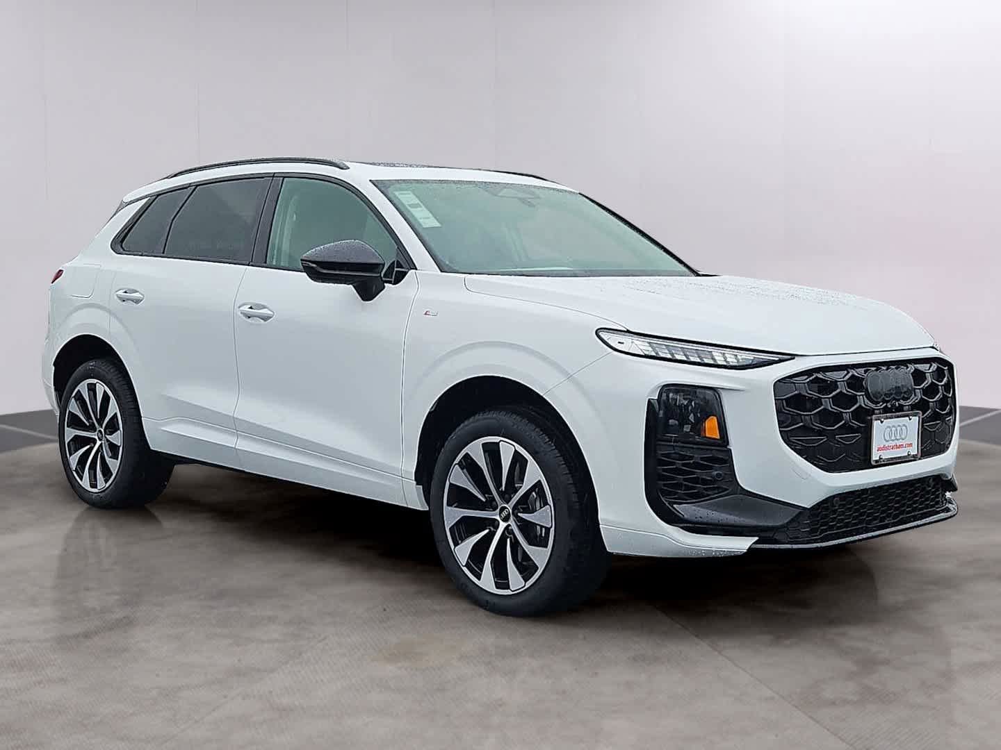 New 2026 Audi Q3 quattro 2.0T image 2