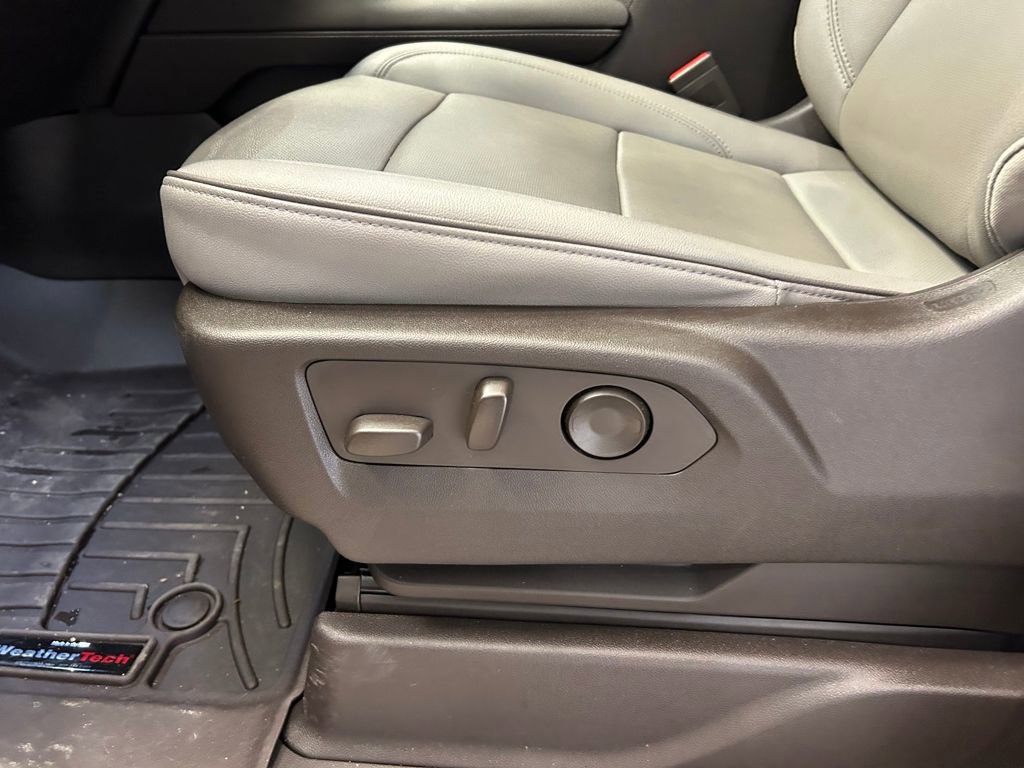 Used 2023 GMC Yukon SLT w/ SLT Luxury Package image 21