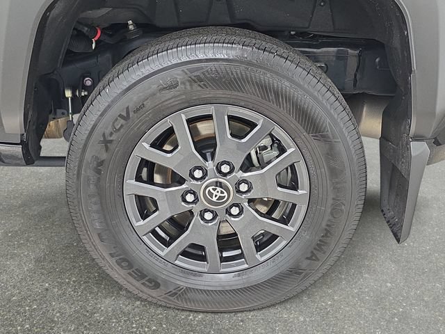 Certified 2026 Toyota 4Runner SR5 AWD/4WD image 27