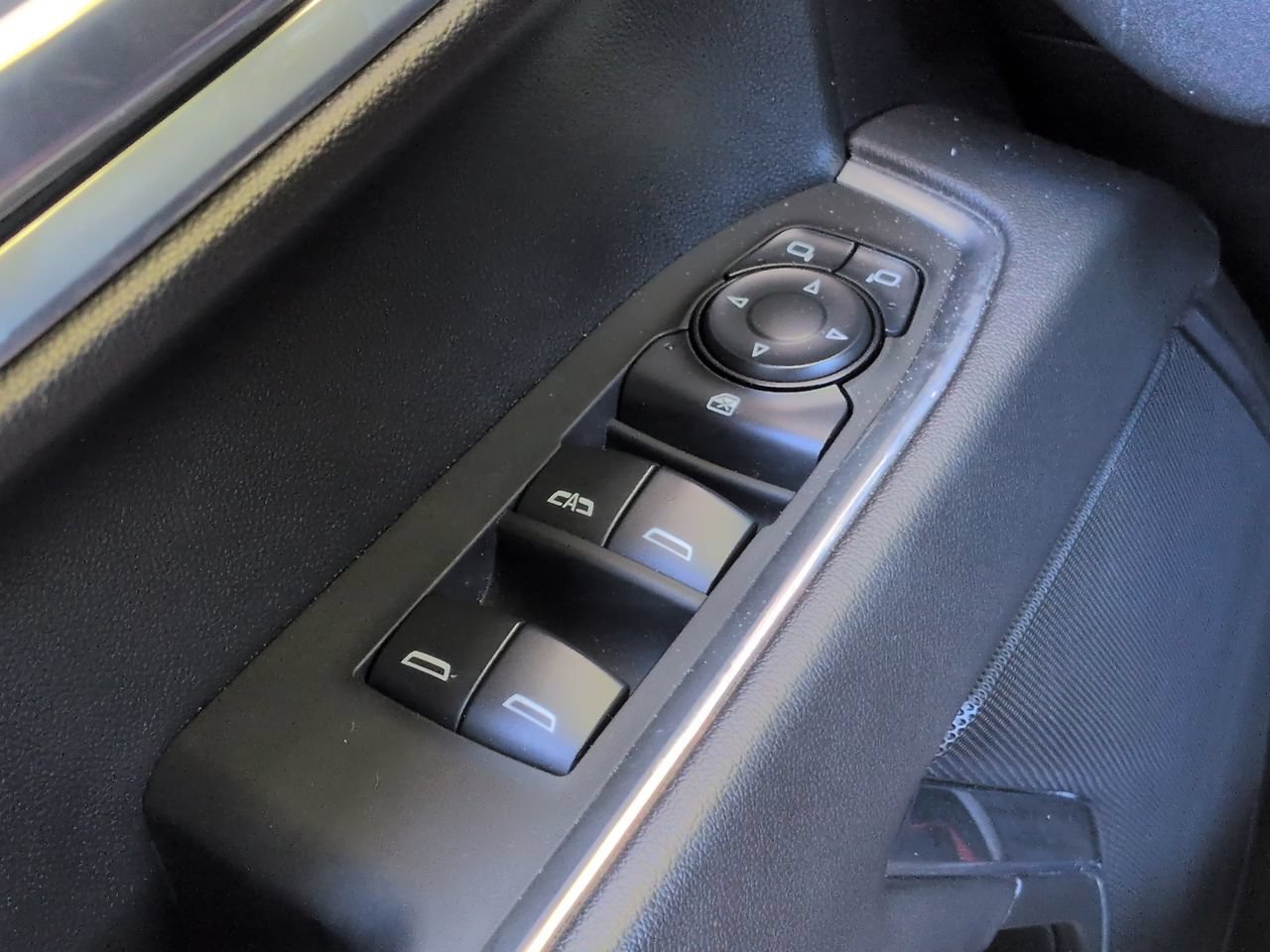 Used 2024 Chevrolet Silverado 1500 LT RWD image 23