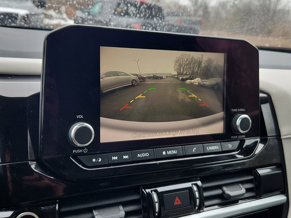 Used 2022 Nissan Pathfinder SV image 17