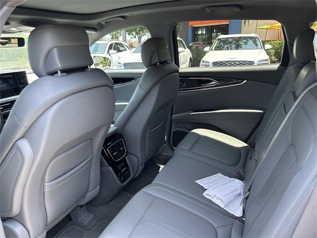 Used 2021 Lincoln Nautilus Reserve w/ Equipment Group 201A image 12