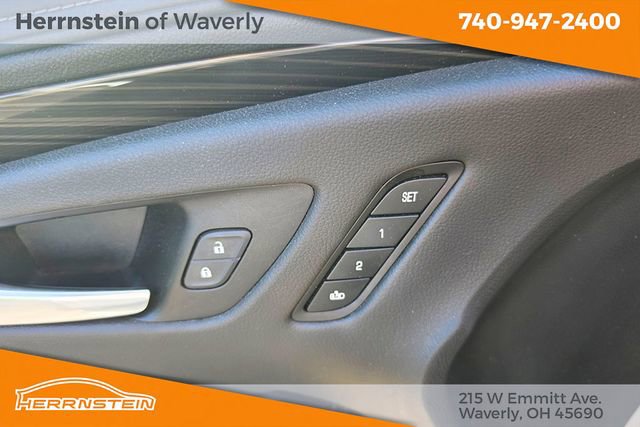 Used 2019 Buick Envision Essence FWD image 16