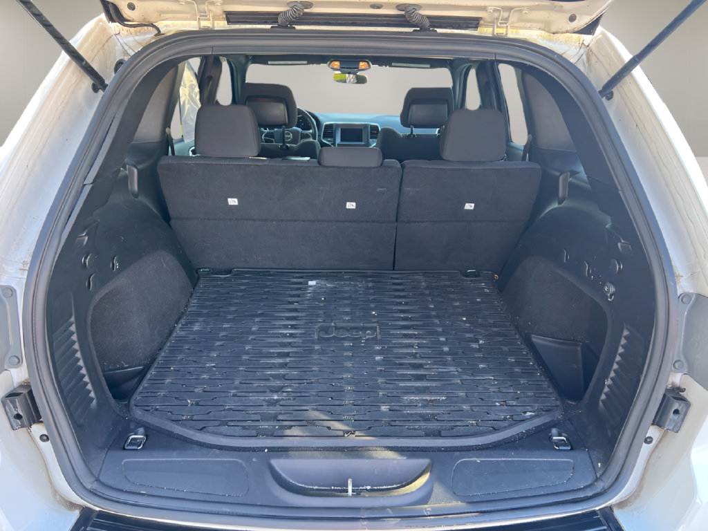 Used 2019 Jeep Grand Cherokee Laredo AWD/4WD image 10