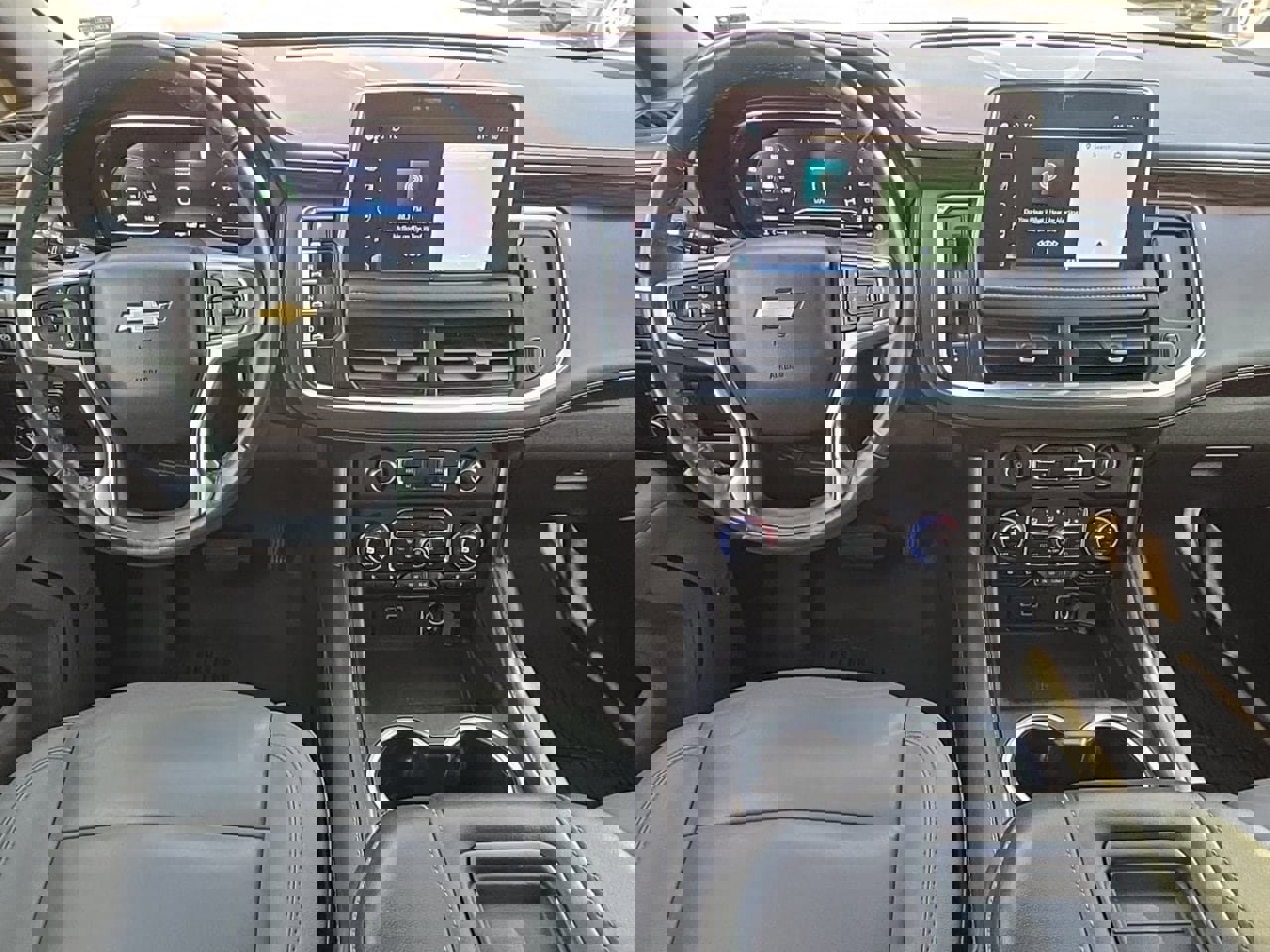 Used 2022 Chevrolet Suburban LT w/ Luxury Package image 32