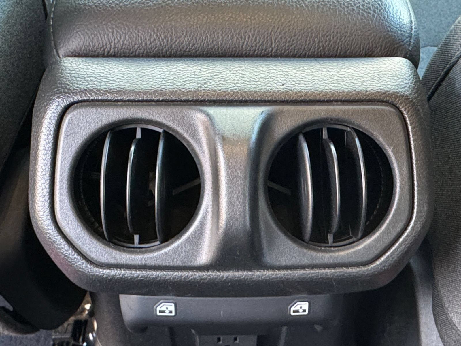 Used 2025 Jeep Wrangler Unlimited Rubicon AWD/4WD image 21