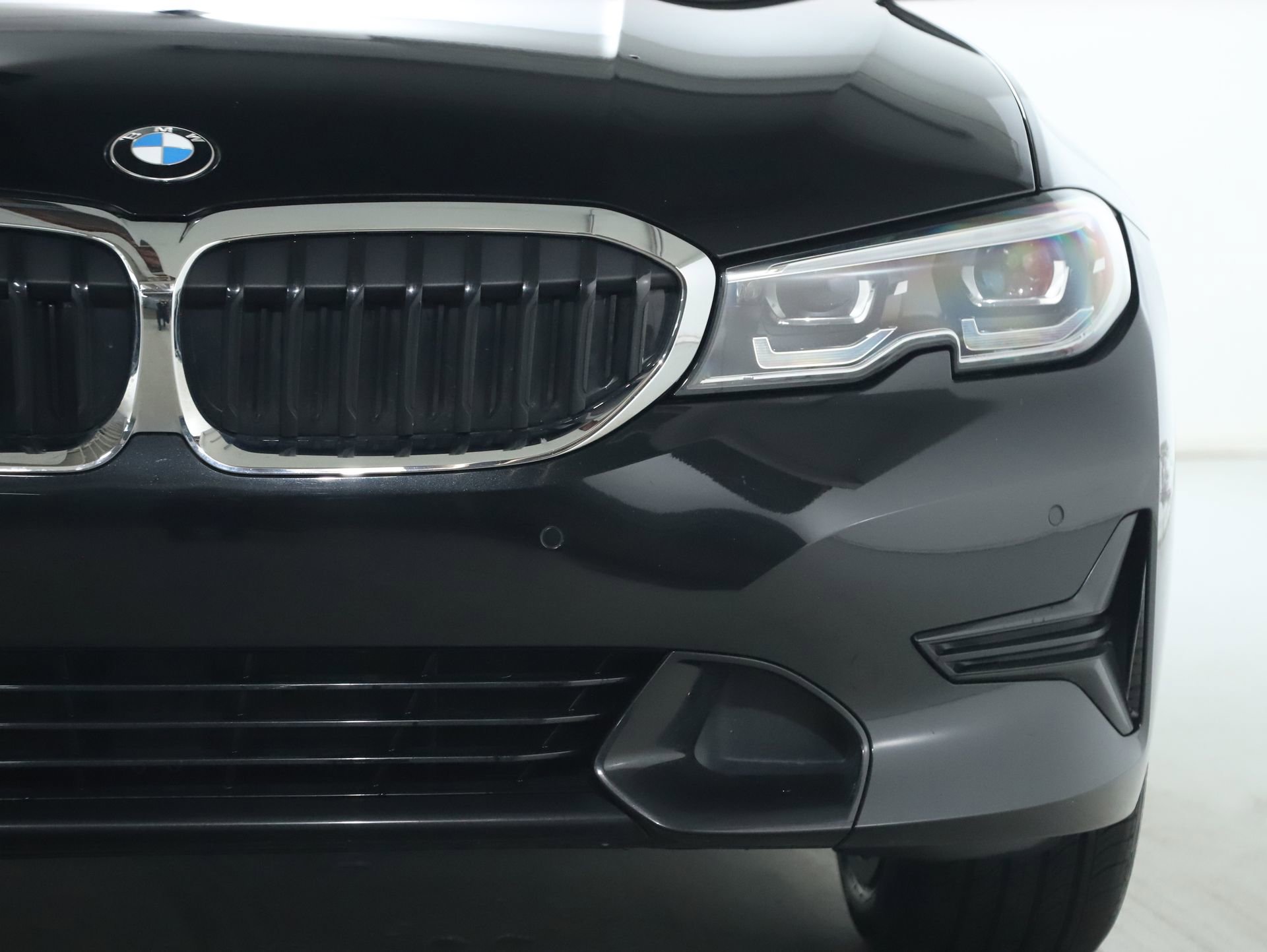 Used 2021 BMW 330e xDrive w/ Premium Package image 9