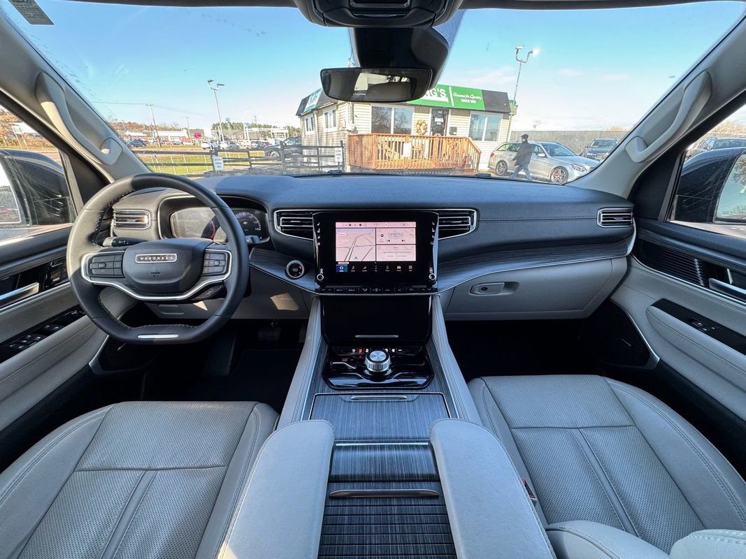 Used 2024 Jeep Wagoneer L Series II w/ Flexible Seating Group image 12