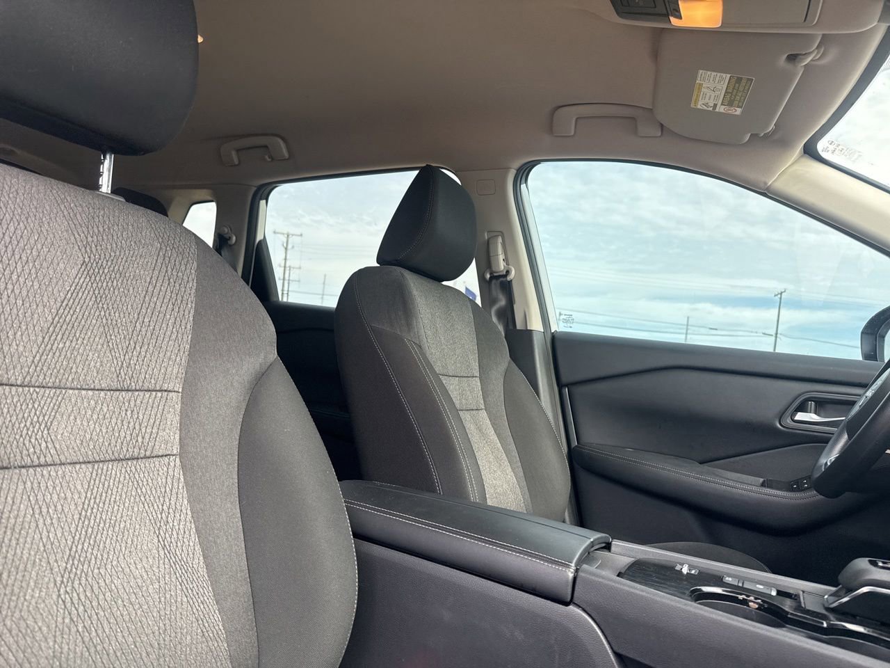 Certified 2024 Nissan Rogue SV FWD image 28