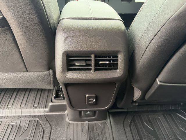 Used 2024 GMC Terrain Denali AWD/4WD image 20