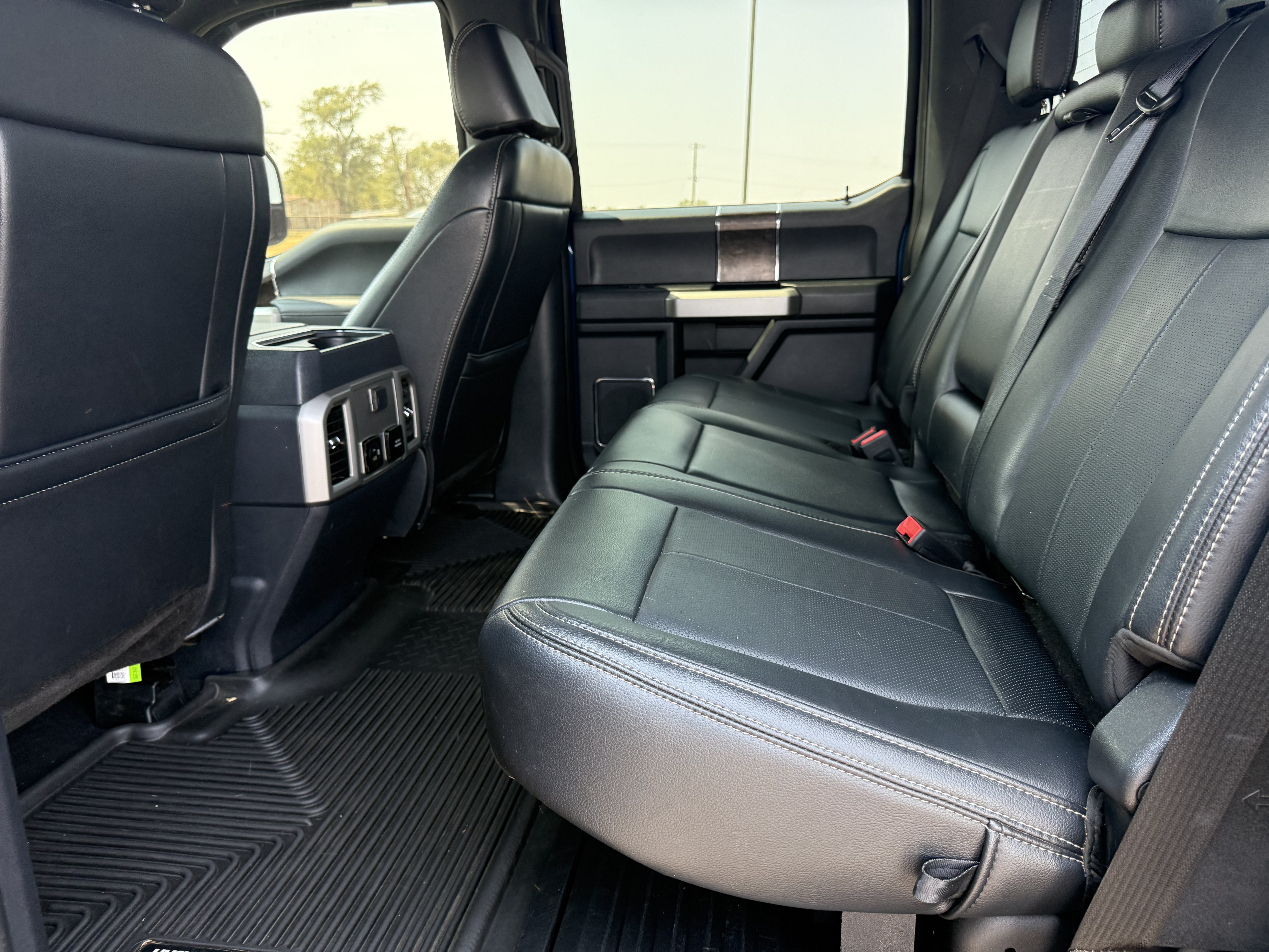 Used 2022 Ford F350 Lariat w/ Lariat Ultimate Package AWD/4WD image 8