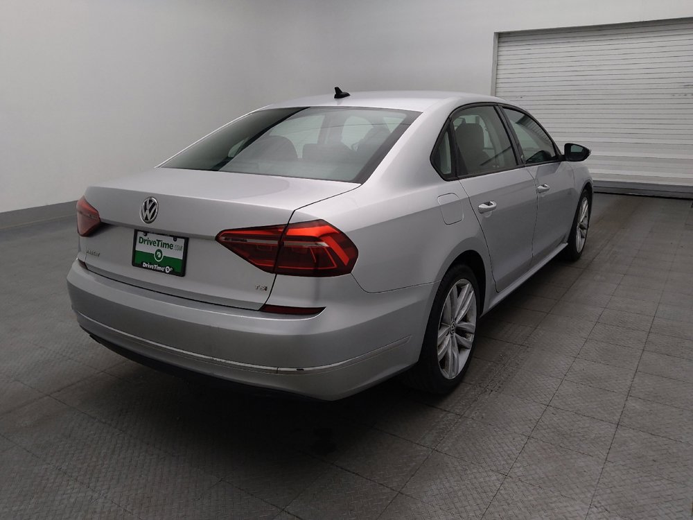 Used 2019 Volkswagen Passat 2.0T Wolfsburg FWD image 9