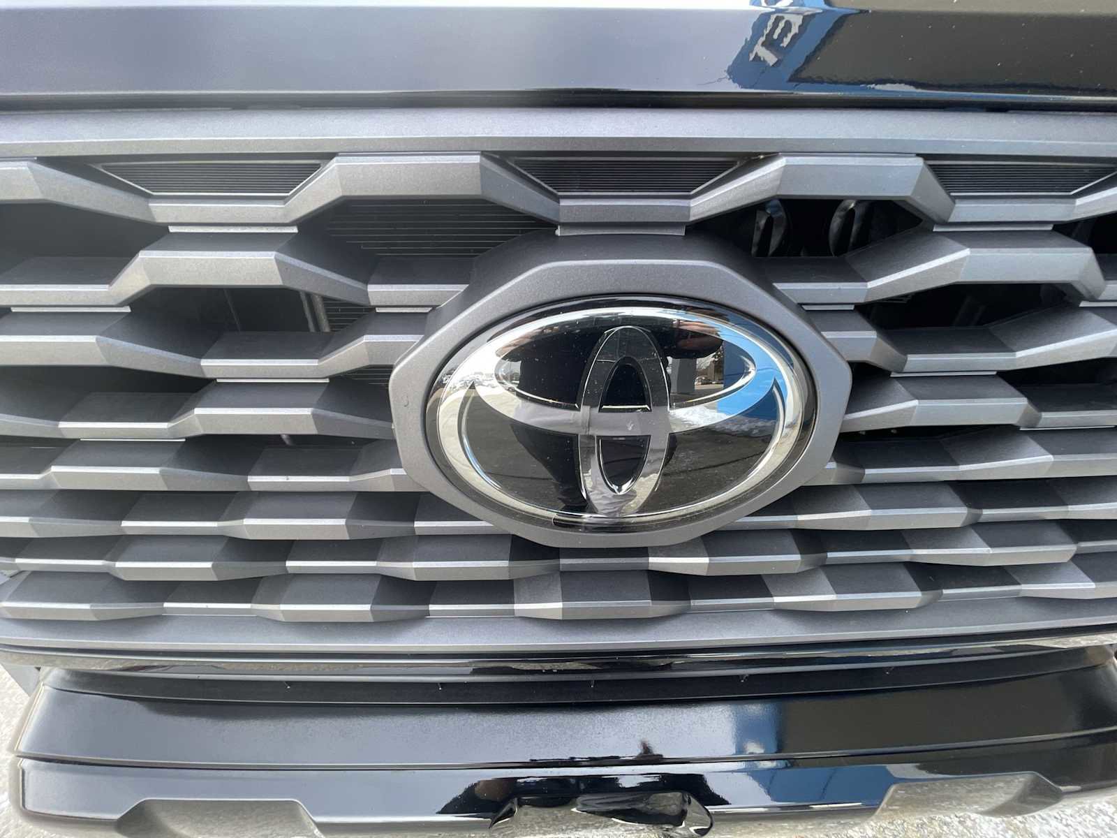 Used 2021 Toyota Tacoma TRD Sport w/ Technology Package image 29