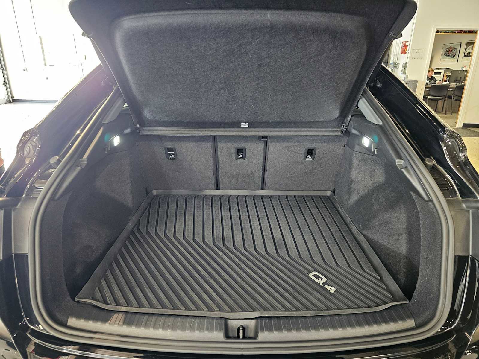 Used 2023 Audi Q4 e-tron Premium Plus w/ Premium Plus image 16