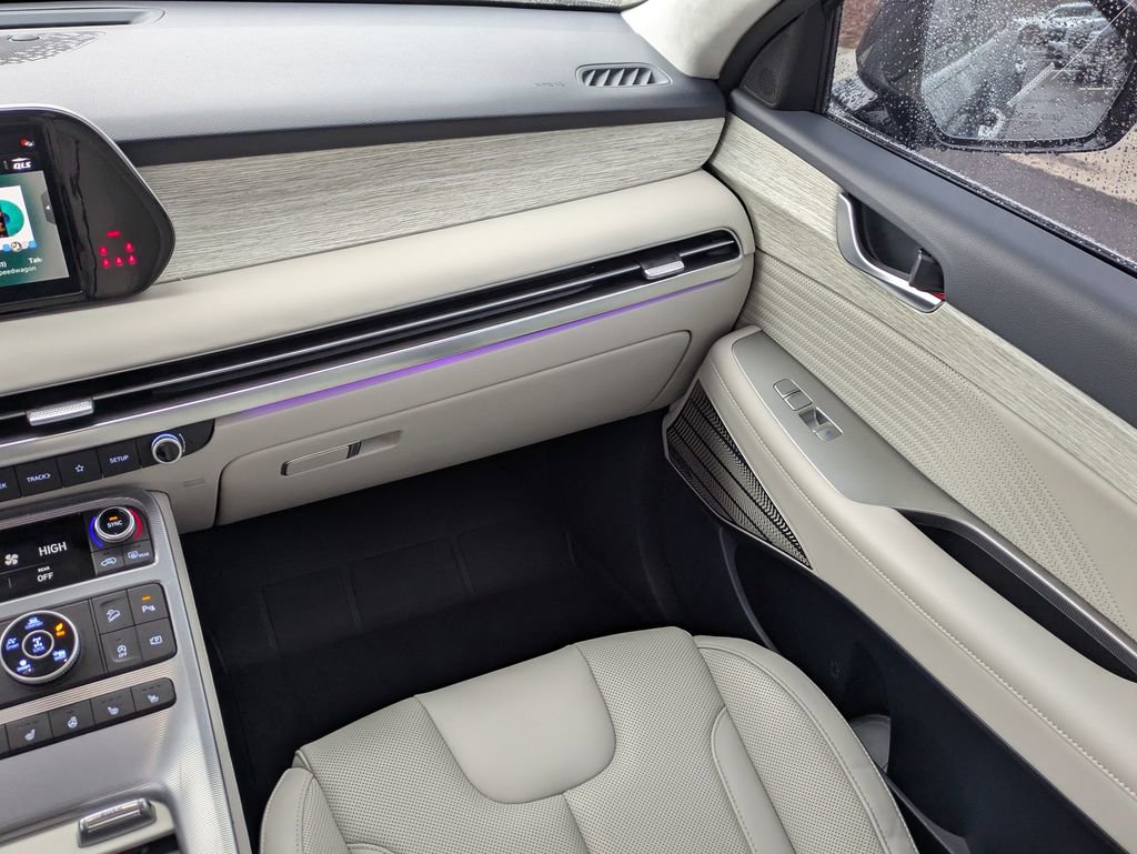 Used 2024 Hyundai Palisade Calligraphy image 16