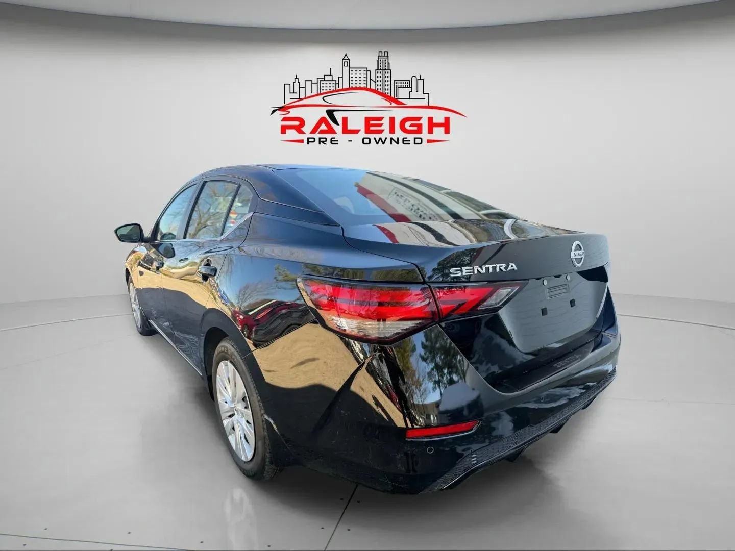 Used 2023 Nissan Sentra S image 2