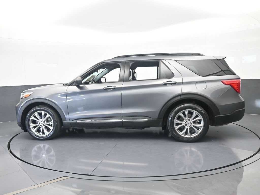 Used 2021 Ford Explorer XLT w/ Equipment Group 202A RWD image 3