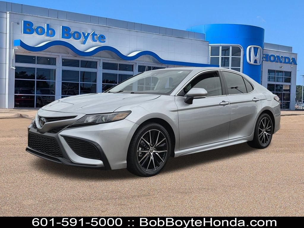 Used 2023 Toyota Camry SE