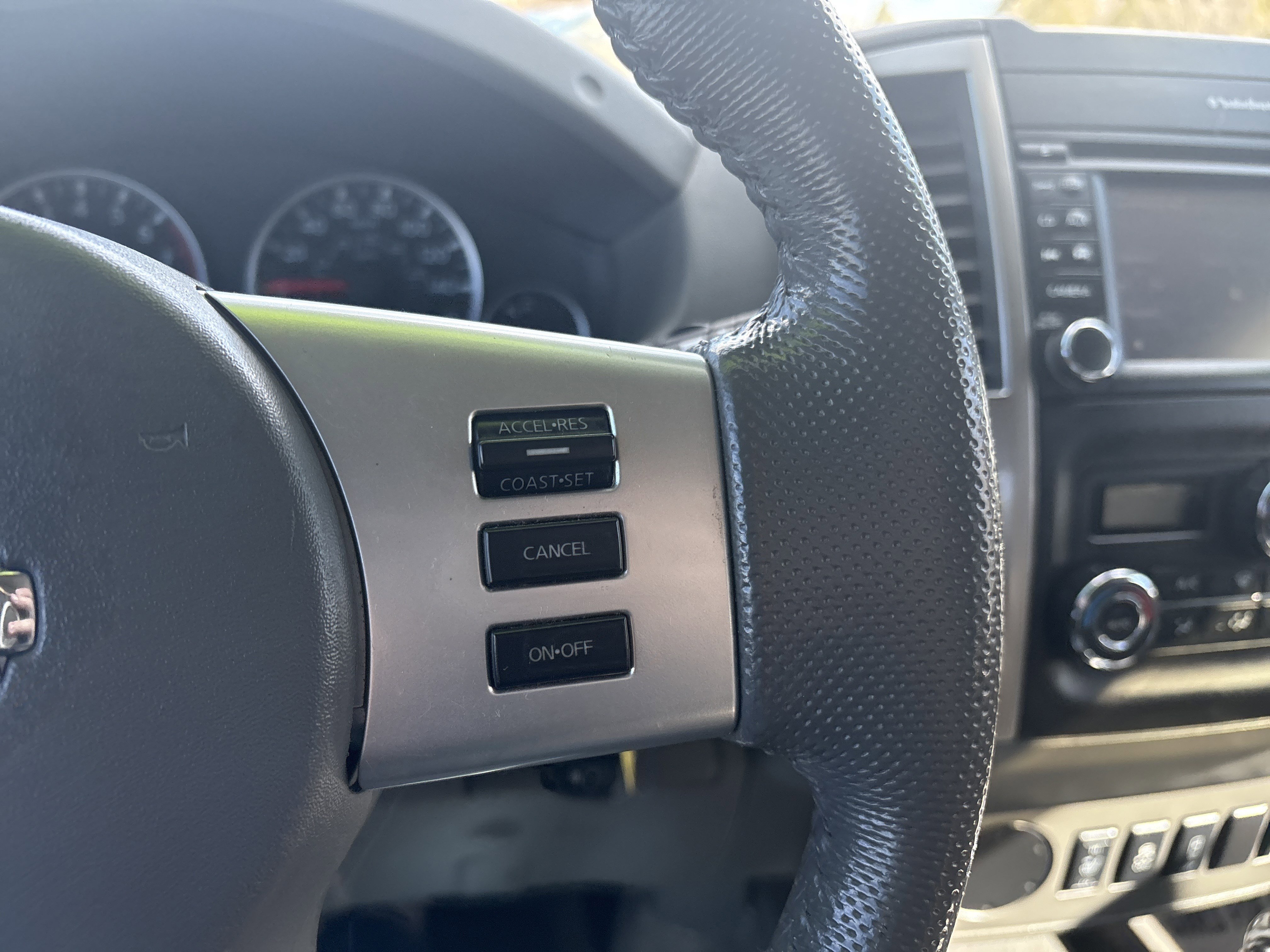 Used 2013 Nissan Frontier SL w/ Moonroof Pkg image 20