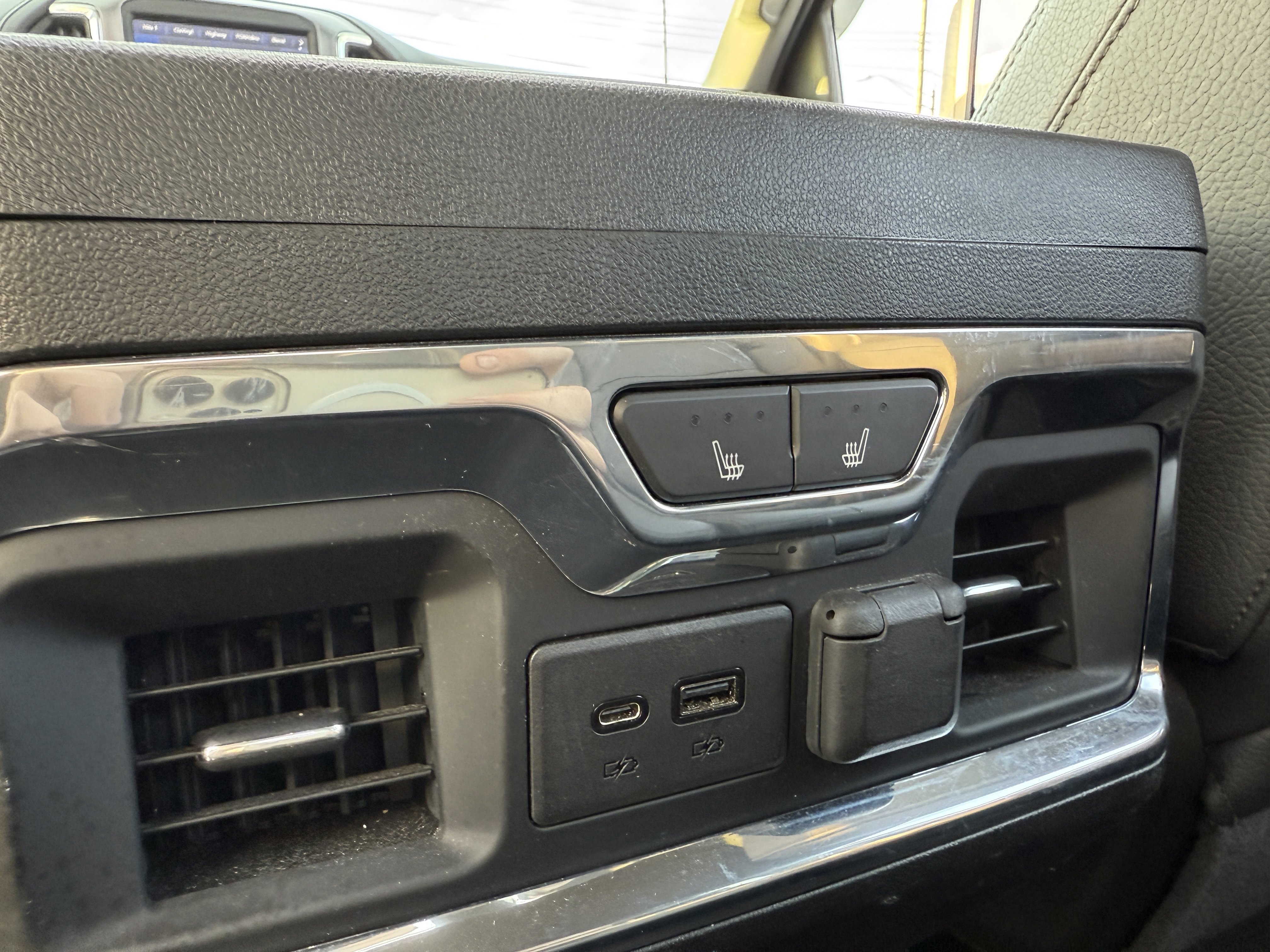 Used 2021 GMC Sierra 2500 Denali w/ Denali Black Diamond Edition image 27